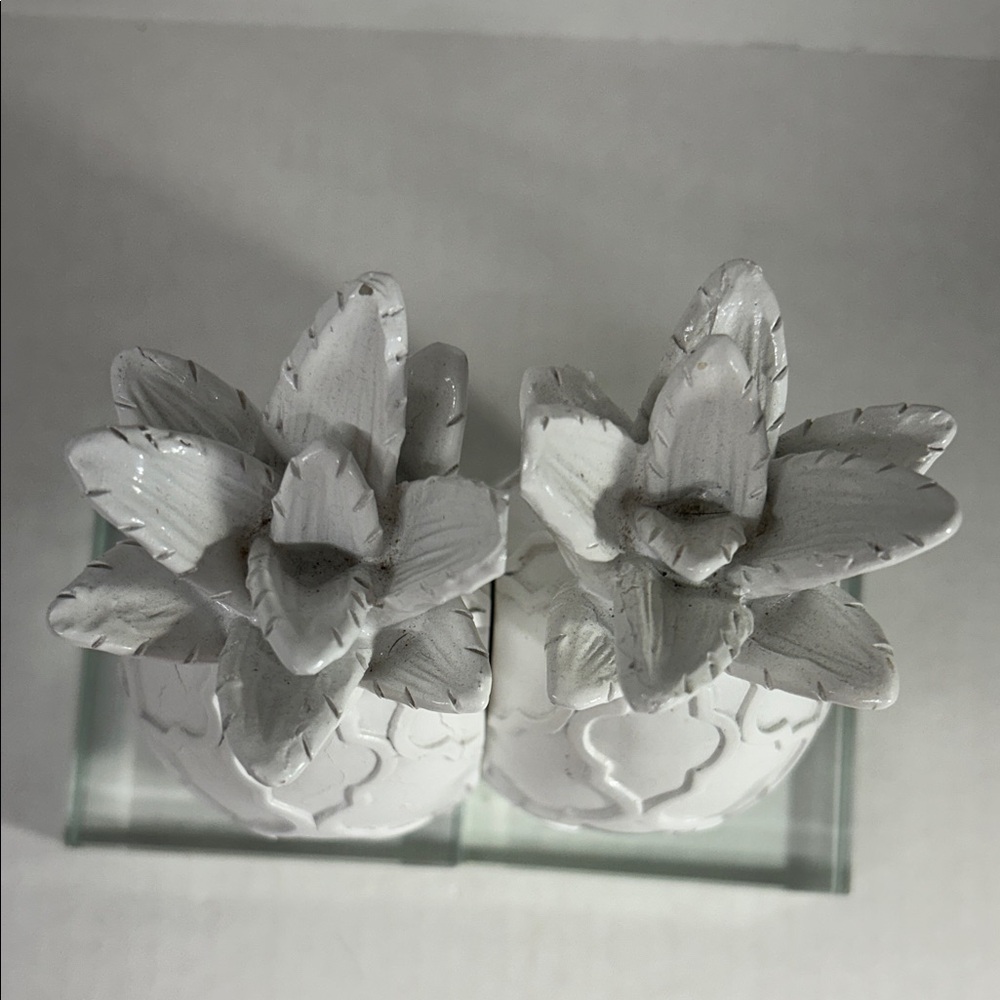 White Pineapple Decorative Bookends - Picture 6 of 6